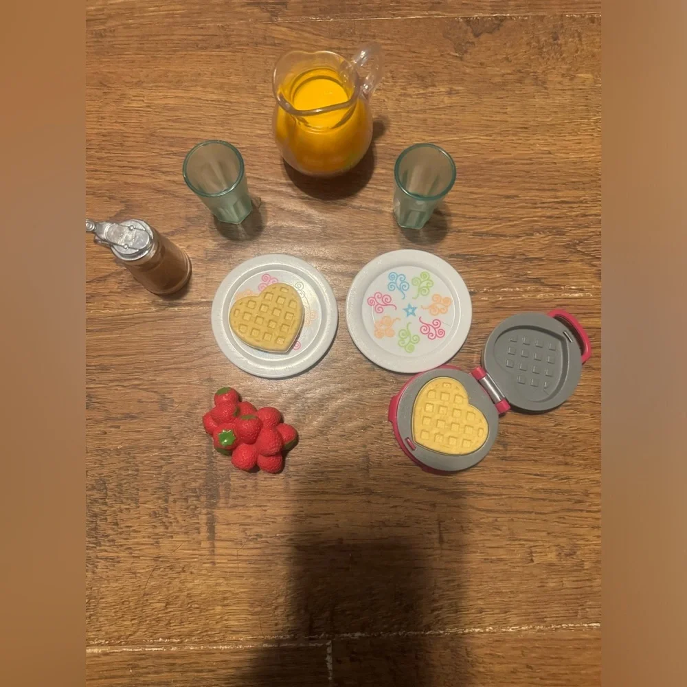 American Girl breakfast waffles & juice set
